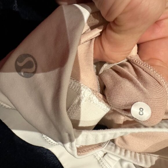 Lululemon Size 8 Energy bra - Picture 3 of 3
